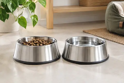 Deux gamelles Peggy11 en acier inoxydable, avec base en silicone, pour servir nourriture et eau au chien